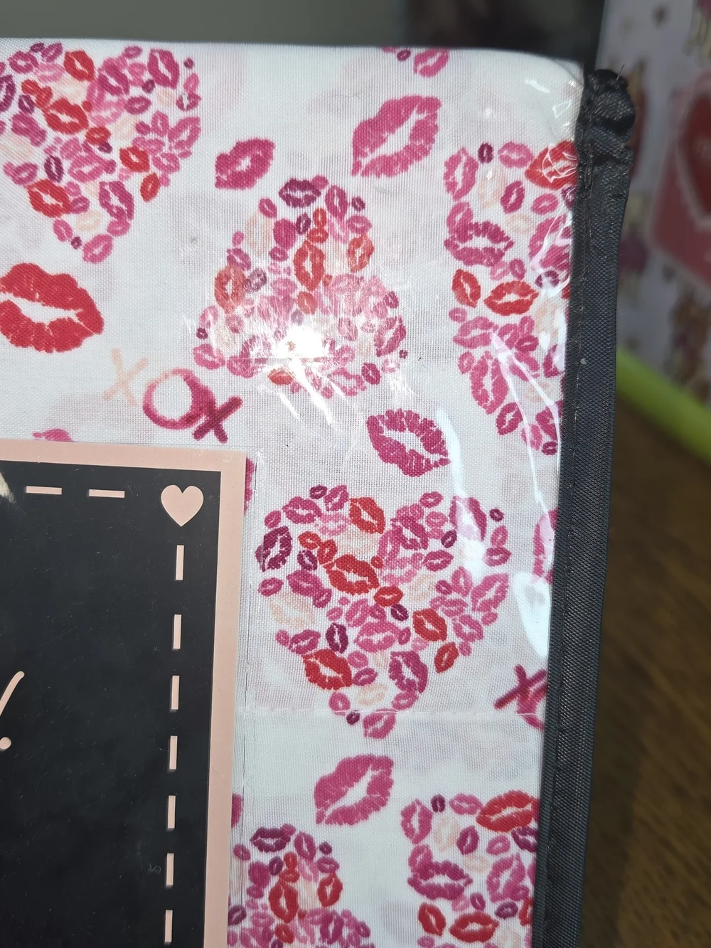 New Betsey Johnson Pink & Red Kiss Print 3 Piece Twin Sheet Set. CP